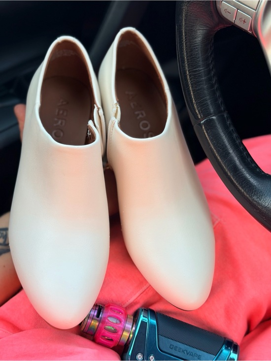 Shoes - Aerosoles Bree Women’s 8.5 M Ivory Ankle Booties NWT Side Zip